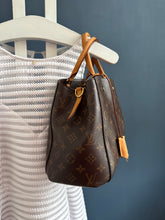 Lade das Bild in den Galerie-Viewer, LOUIS VUITTON MONTAIGNE