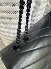 Lade das Bild in den Galerie-Viewer, YSL LOULOU MEDIUM