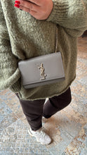 Lade das Bild in den Galerie-Viewer, YSL KATE SMALL