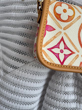 Lade das Bild in den Galerie-Viewer, LOUIS VUITTON NANO DIANE BY THE POOL CORAL