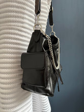 Lade das Bild in den Galerie-Viewer, LOUIS VUITTON CARRYALL CARGO VIBE