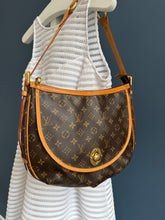 Lade das Bild in den Galerie-Viewer, LOUIS VUITTON TULUM GM