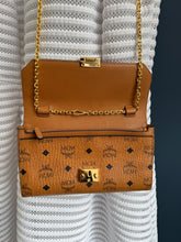 Lade das Bild in den Galerie-Viewer, MCM MILLIE BAG