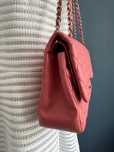 Lade das Bild in den Galerie-Viewer, CHANEL DOUBLE FLAP JUMBO