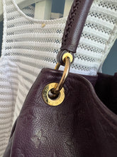 Lade das Bild in den Galerie-Viewer, LOUIS VUITTON ARTSY EMPREINTE