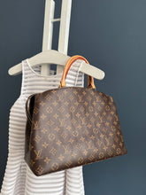 Lade das Bild in den Galerie-Viewer, LOUIS VUITTON GRAND PALAIS