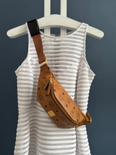 Lade das Bild in den Galerie-Viewer, MCM GÜRTELTASCHE