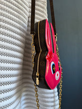 Lade das Bild in den Galerie-Viewer, LOUIS VUITTON X SUN YITIAN RABBIT