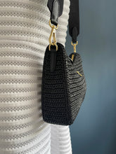 Lade das Bild in den Galerie-Viewer, PRADA RE-EDITION 2005 BAG