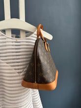 Lade das Bild in den Galerie-Viewer, LOUIS VUITTON ALMA PM