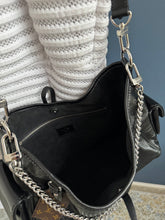 Lade das Bild in den Galerie-Viewer, LOUIS VUITTON CARRYALL CARGO VIBE