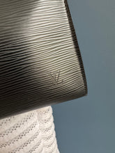 Lade das Bild in den Galerie-Viewer, LOUIS VUITTON  POCHETTE ACCESSOIRES EPI