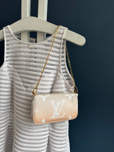 Lade das Bild in den Galerie-Viewer, LOUIS VUITTON MINI POCHETTE