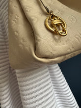 Lade das Bild in den Galerie-Viewer, LOUIS VUITTON ARTSY MM EMPREINTE