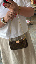 Lade das Bild in den Galerie-Viewer, LOUIS VUITTON MINI POCHETTE
