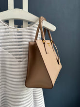 Lade das Bild in den Galerie-Viewer, PRADA BAG