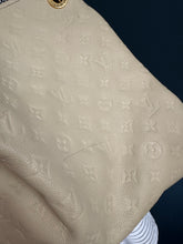 Lade das Bild in den Galerie-Viewer, LOUIS VUITTON ARTSY MM EMPREINTE