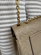 Lade das Bild in den Galerie-Viewer, LOUIS VUITTON MARCEAU