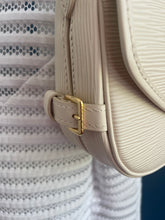 Lade das Bild in den Galerie-Viewer, LOUIS VUITTON SAUMUR BB