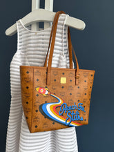 Lade das Bild in den Galerie-Viewer, MCM TONI SHOPPER