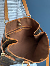 Lade das Bild in den Galerie-Viewer, LOUIS VUITTON BATIGNOLLES