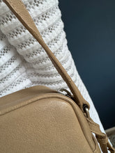 Lade das Bild in den Galerie-Viewer, YSL CAMERA BAG