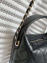 Lade das Bild in den Galerie-Viewer, CHANEL CLASSIC CLUTCH