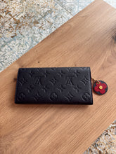 Lade das Bild in den Galerie-Viewer, LOUIS VUITTON EMILIE GELDBÖRSE