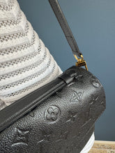 Lade das Bild in den Galerie-Viewer, LOUIS VUITTON MÉTIS EMPREINTE