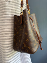 Lade das Bild in den Galerie-Viewer, LOUIS VUITTON NÉONOÉ