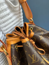 Lade das Bild in den Galerie-Viewer, LOUIS VUITTON PETIT NOÉ