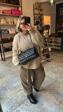 Lade das Bild in den Galerie-Viewer, CHANEL LADY PEARLY FLAP BAG