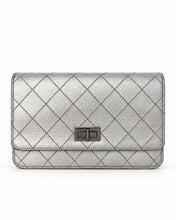 Lade das Bild in den Galerie-Viewer, CHANEL WOC