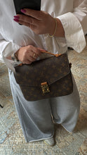 Lade das Bild in den Galerie-Viewer, LOUIS VUITTON MÉTIS