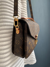 Lade das Bild in den Galerie-Viewer, LOUIS VUITTON MÉTIS