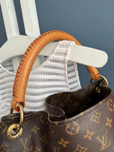 Lade das Bild in den Galerie-Viewer, LOUIS VUITTON ARTSY MM