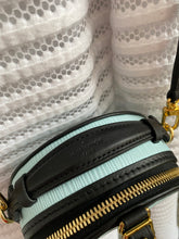 Lade das Bild in den Galerie-Viewer, LOUIS VUITTON MINI BOÎTE CHAPEAU EPI