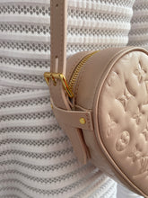 Lade das Bild in den Galerie-Viewer, LOUIS VUITTON SAC COEUR