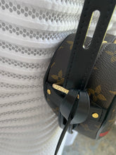 Lade das Bild in den Galerie-Viewer, LOUIS VUITTON SAC COEUR LIMITED EDITION