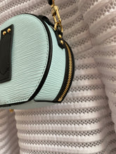 Lade das Bild in den Galerie-Viewer, LOUIS VUITTON MINI BOÎTE CHAPEAU EPI