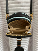 Lade das Bild in den Galerie-Viewer, LOUIS VUITTON MINI BOÎTE CHAPEAU EPI