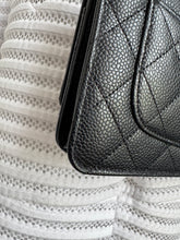 Lade das Bild in den Galerie-Viewer, CHANEL WOC
