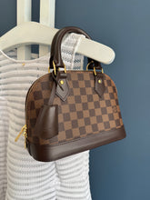 Lade das Bild in den Galerie-Viewer, LOUIS VUITTON ALMA BB
