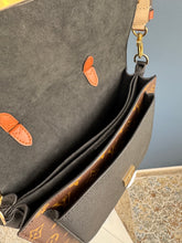 Lade das Bild in den Galerie-Viewer, LOUIS VUITTON VAUGIRARD
