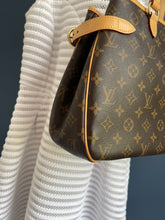 Lade das Bild in den Galerie-Viewer, LOUIS VUITTON BATIGNOLLES
