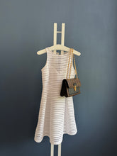 Lade das Bild in den Galerie-Viewer, LOUIS VUITTON VICTOIRE
