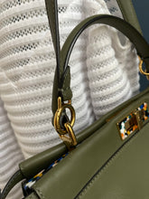 Lade das Bild in den Galerie-Viewer, FENDI PEEKABOO LARGE
