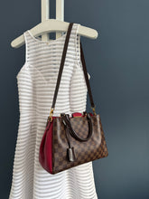 Lade das Bild in den Galerie-Viewer, LOUIS VUITTON BRITTANY
