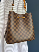 Lade das Bild in den Galerie-Viewer, LOUIS VUITTON NÉONOÉ SAFRAN
