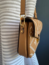 Lade das Bild in den Galerie-Viewer, LOUIS VUITTON MÉTIS ARIZONA
